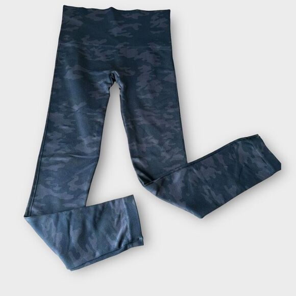 Spanx Look at Me Now Seamless Leggings M Camo - Picture 1 of 9
